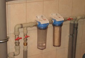 Установка проточного фильтра для воды в Козельске